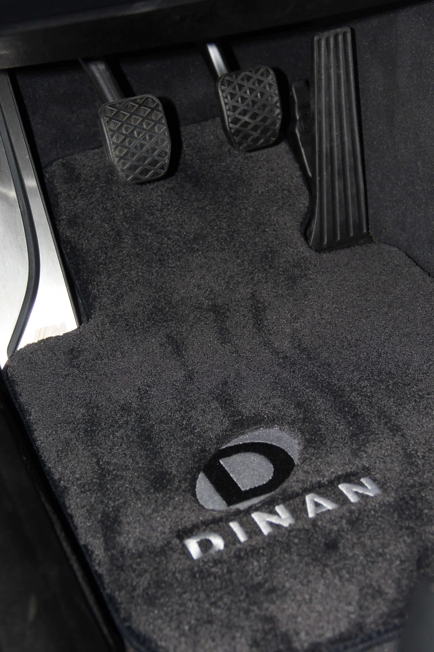 Dinan Signature Floor Mats - 2011-2016 BMW 5-Series - D701-DNBW1510-4C-BLK